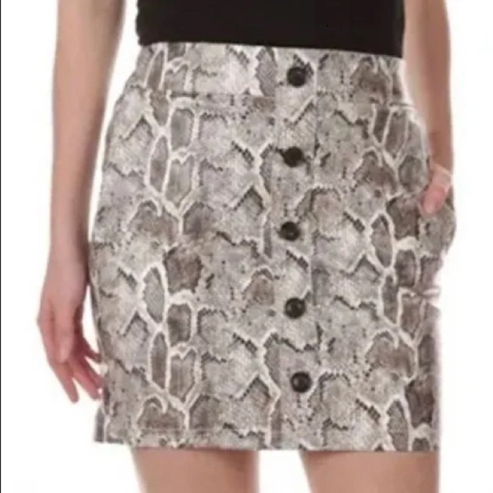 ShineStar Snake Print Faux Leather Short Skirt w/ Pockets